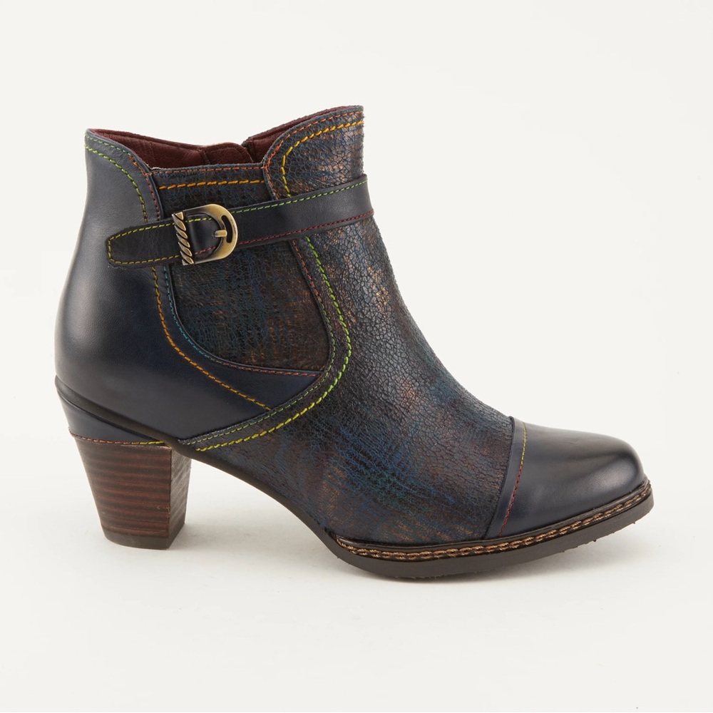 L’artise Booties Size 10